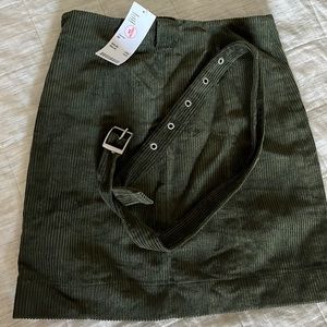 NWT AMAZING CORDUROY SKIRT URBAN OUTFITTERS